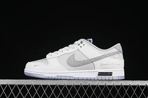 All Categories Nk SB Dunk Series Nk SB Dunk Low High-end Customized Low-top Shoes Nike SB Dunk Low White Lover Flash Diamond Anniversary High-end Customized Low-top Casual Shoes WG0218-018